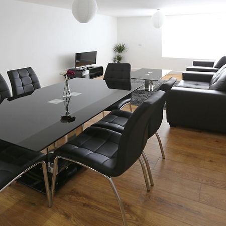 Radalco Apartments Hounslow Exteriör bild