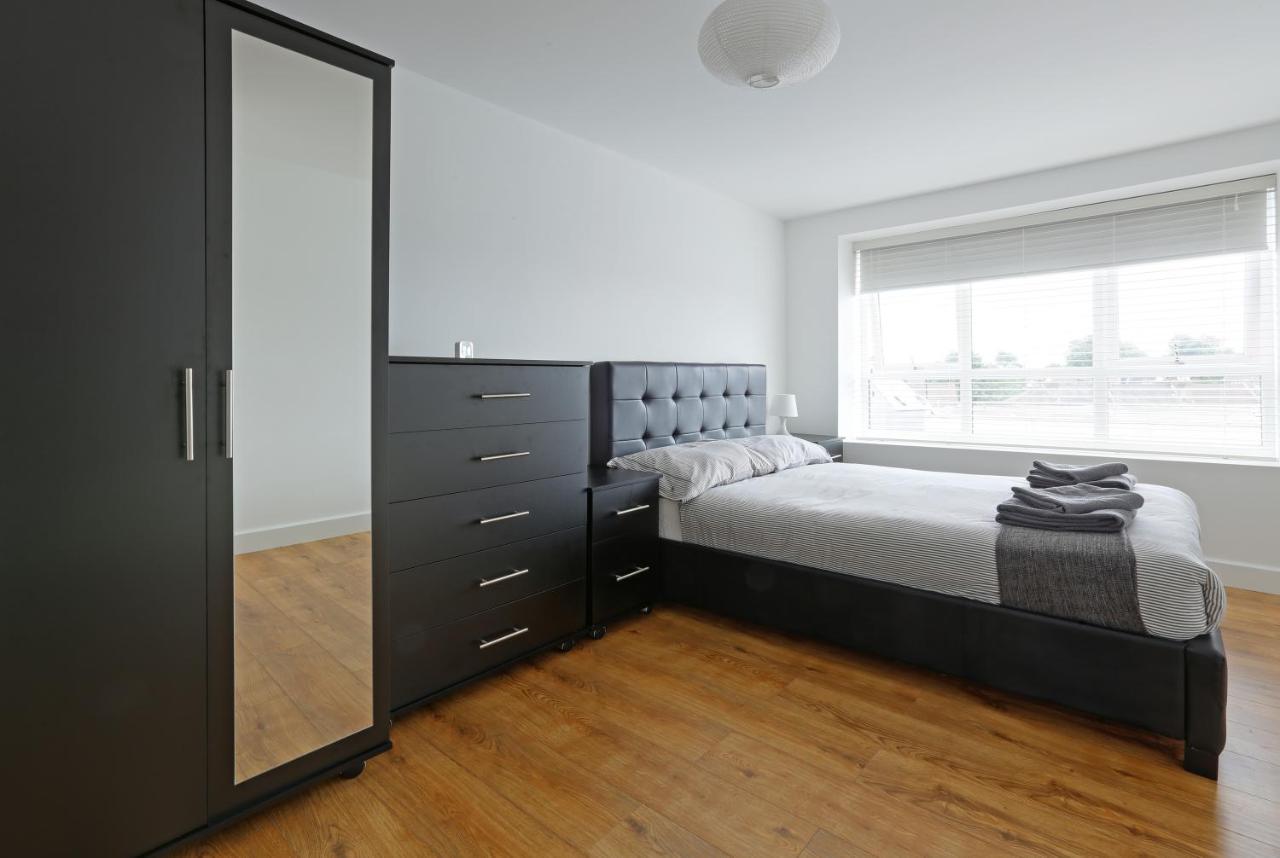 Radalco Apartments Hounslow Exteriör bild