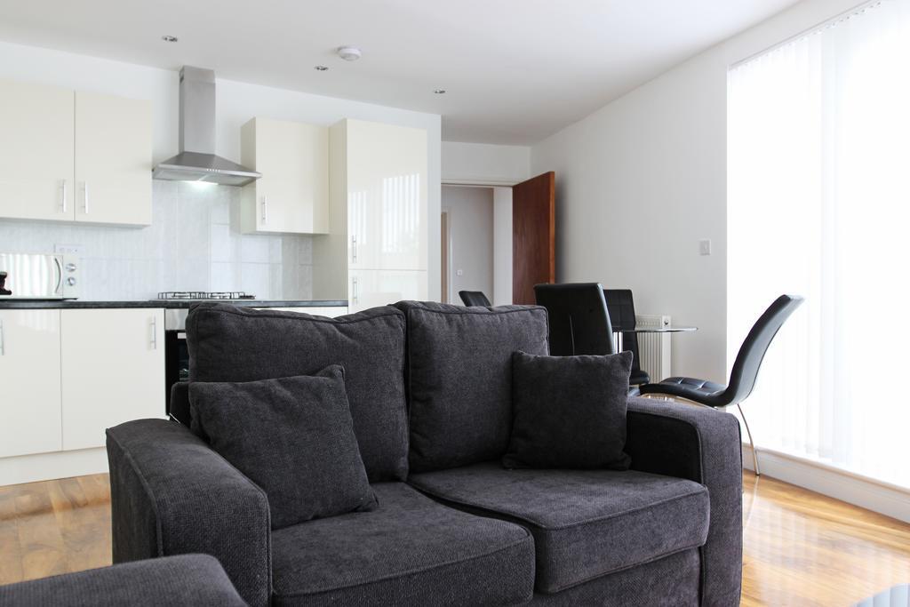 Radalco Apartments Hounslow Exteriör bild