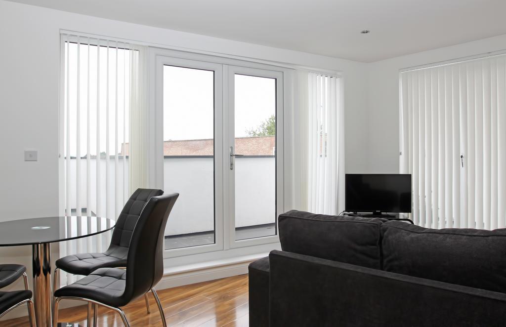 Radalco Apartments Hounslow Exteriör bild