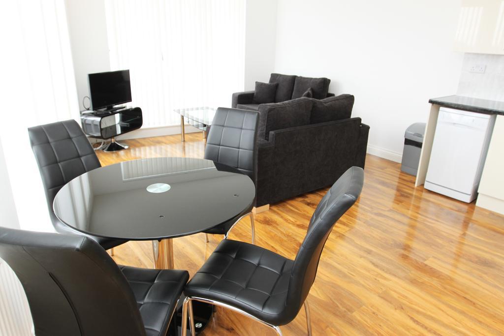 Radalco Apartments Hounslow Exteriör bild