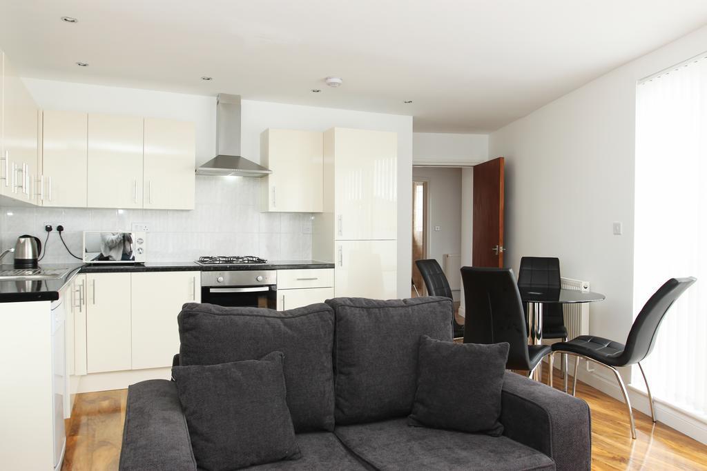 Radalco Apartments Hounslow Exteriör bild