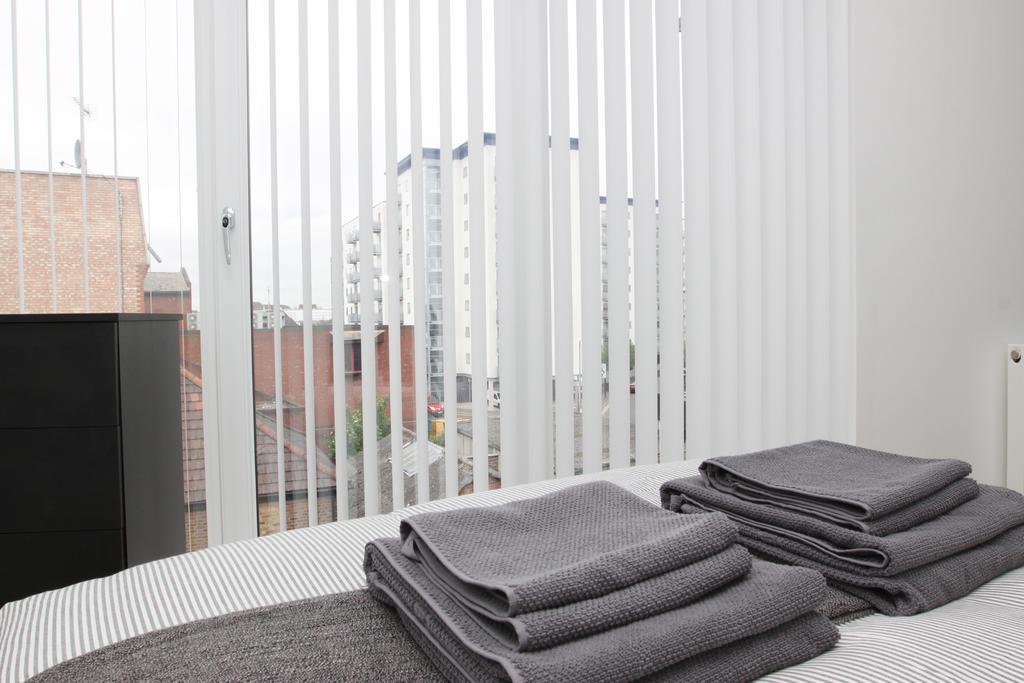 Radalco Apartments Hounslow Exteriör bild