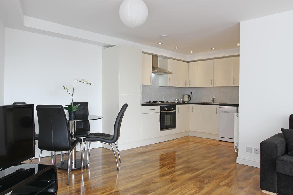 Radalco Apartments Hounslow Exteriör bild