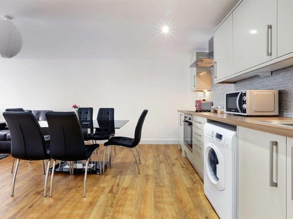 Radalco Apartments Hounslow Exteriör bild