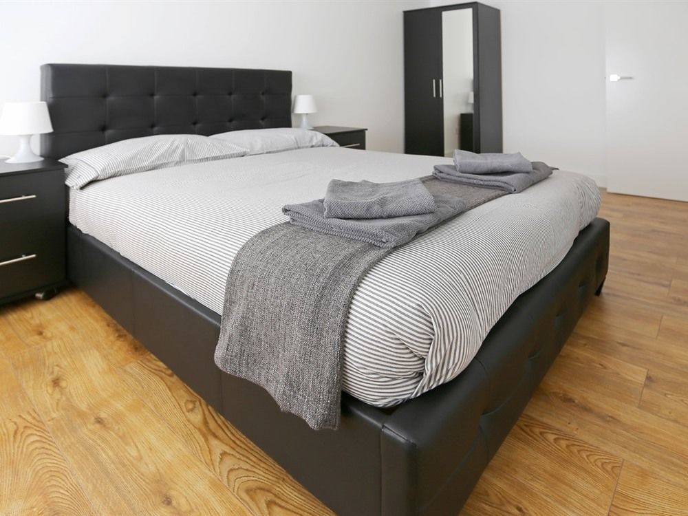 Radalco Apartments Hounslow Exteriör bild