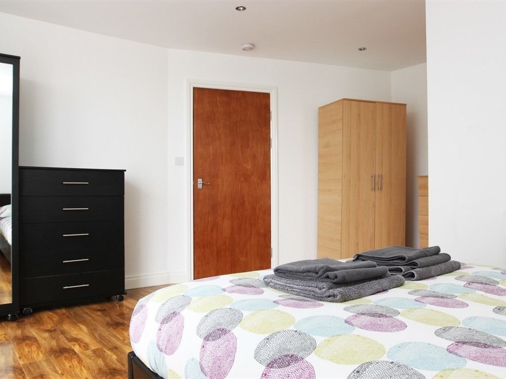 Radalco Apartments Hounslow Exteriör bild