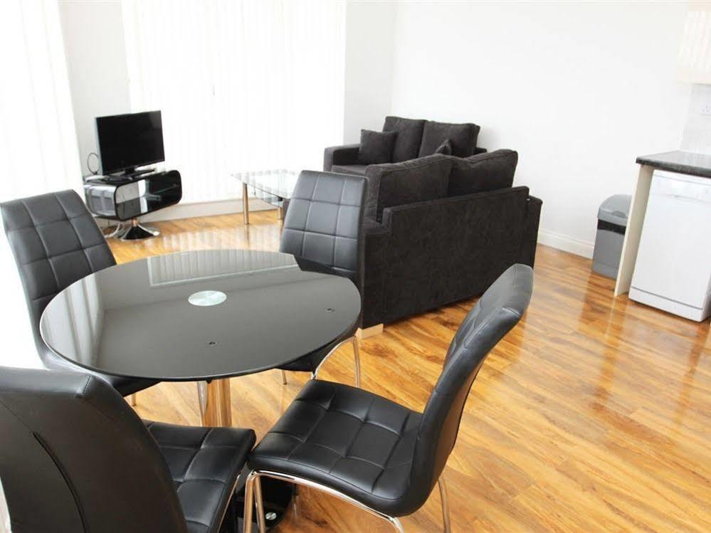Radalco Apartments Hounslow Exteriör bild